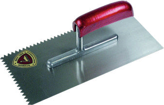 Truelle lisse avec denture pointue